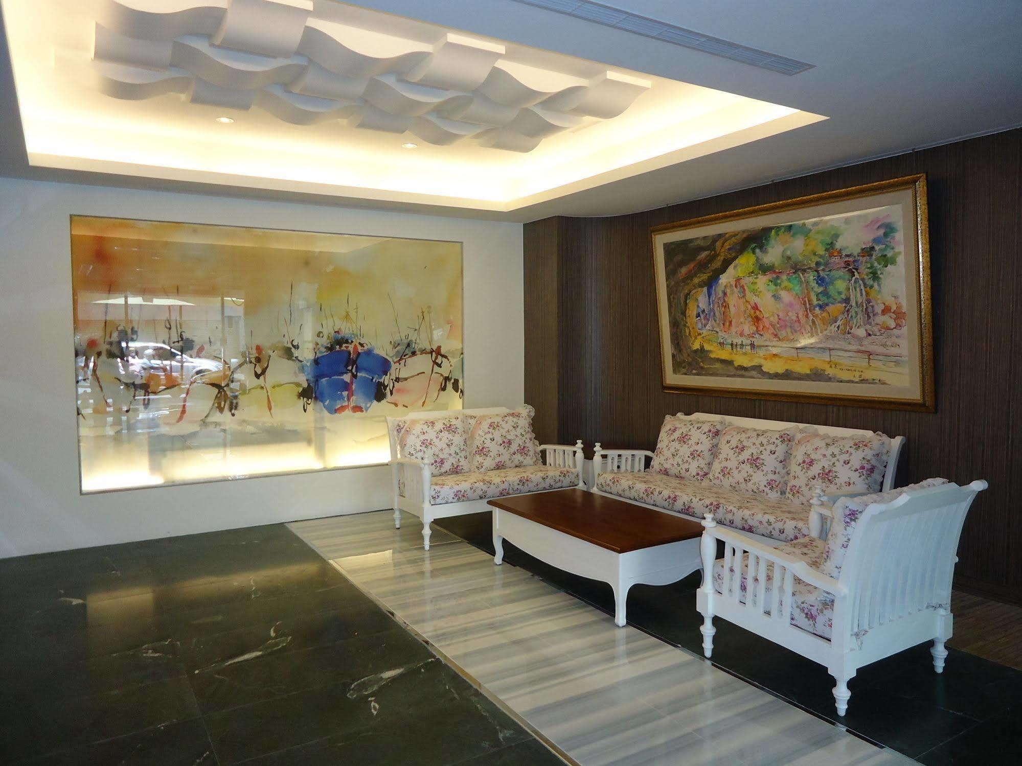 โรงแรมโรดเดอร์ส ทงแด เมืองฮวาเหลียน ภายนอก รูปภาพ